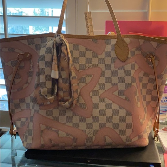 neverfull with scarf